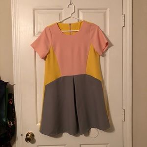 Colorblock shift dress with pockets